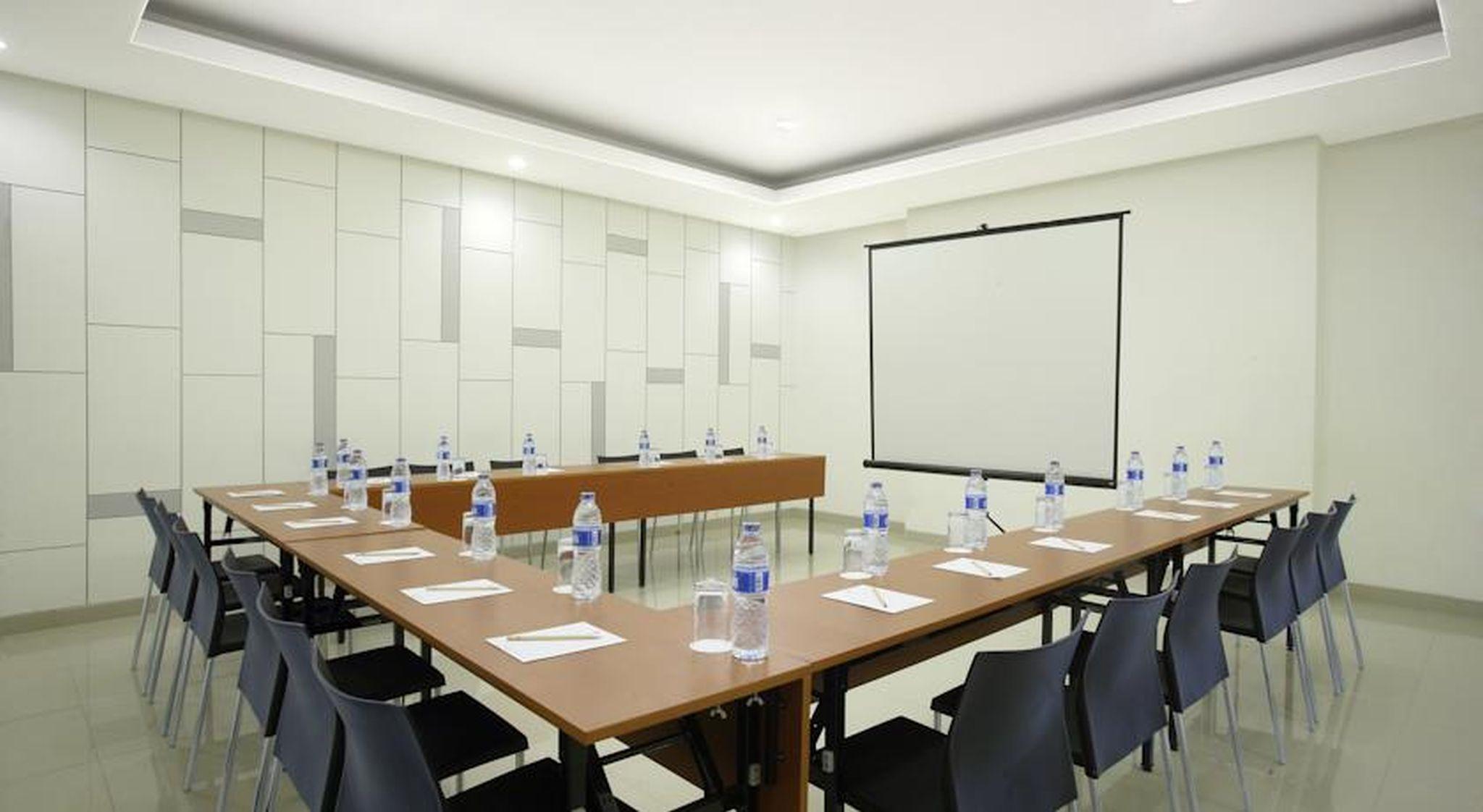 Amaris Hotel Dr. Susilo Grogol Jakarta Exterior photo